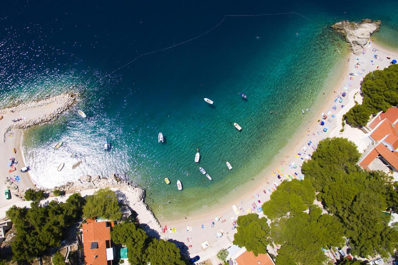 Apartments By The Sea Brela, Makarska - 6688 Exteriör bild