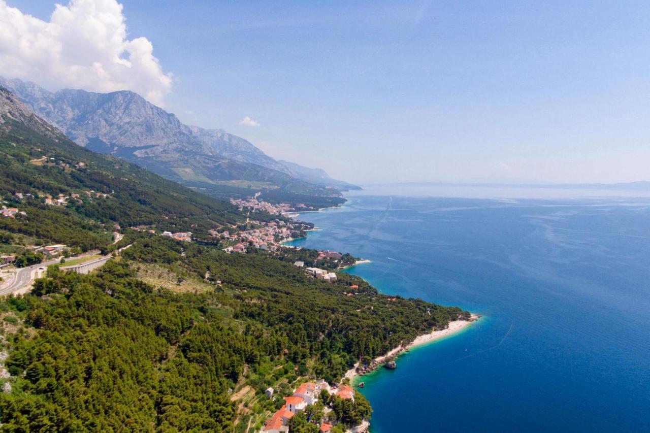 Apartments By The Sea Brela, Makarska - 6688 Exteriör bild