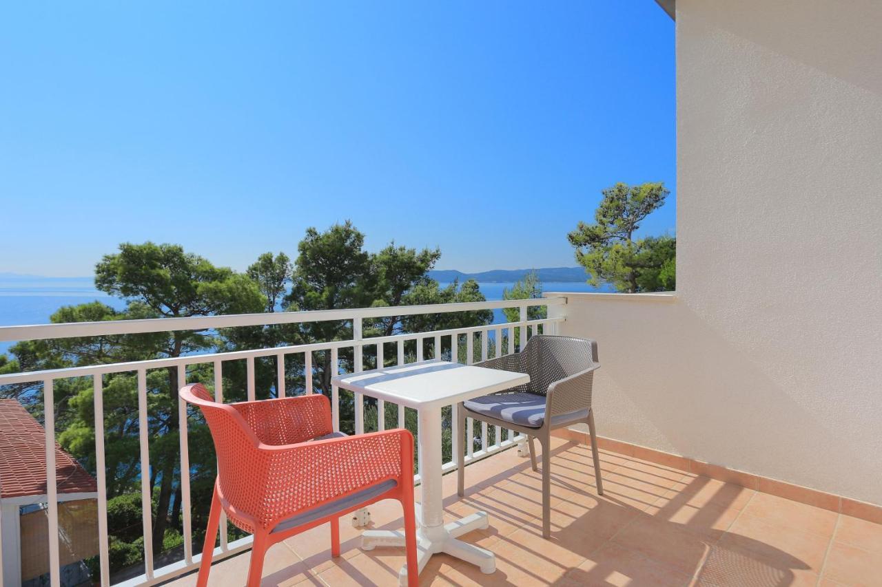 Apartments By The Sea Brela, Makarska - 6688 Exteriör bild