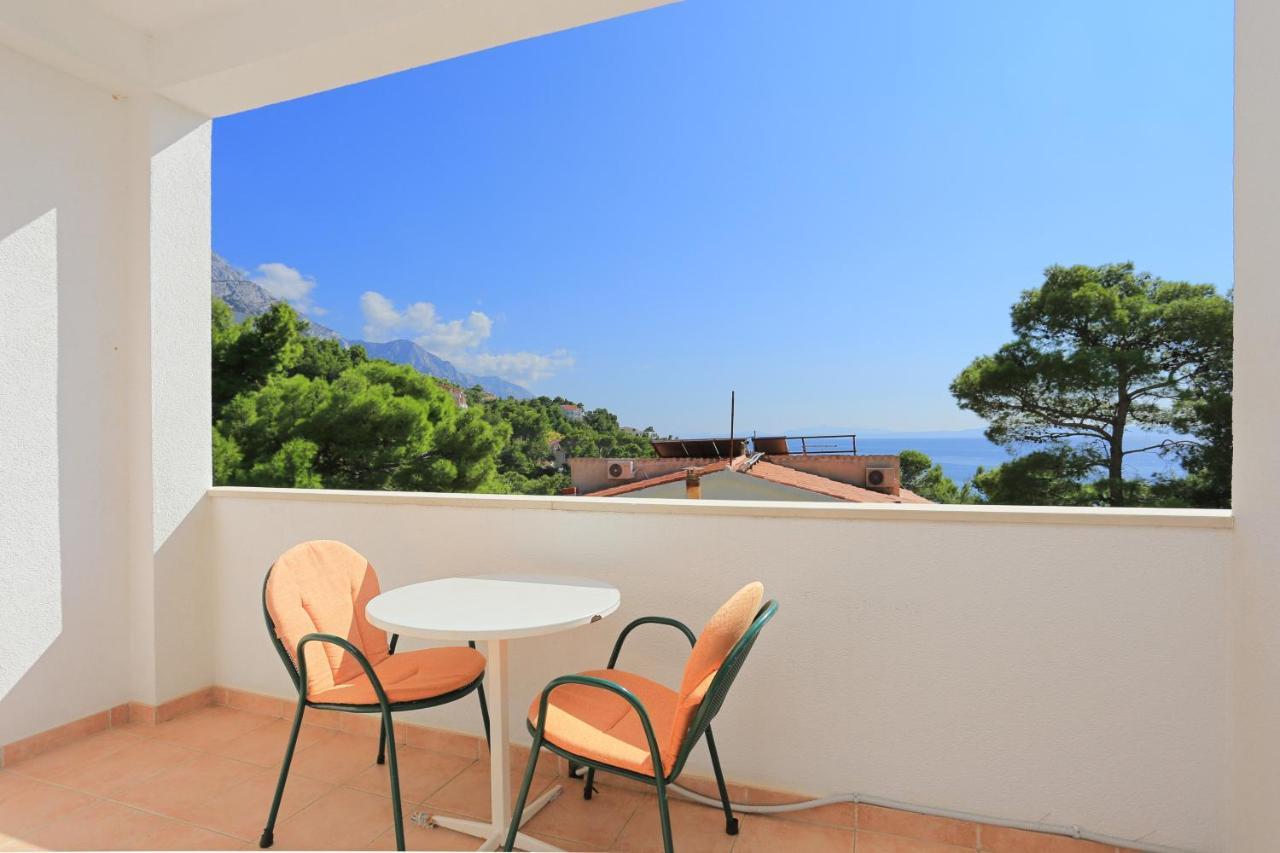 Apartments By The Sea Brela, Makarska - 6688 Exteriör bild