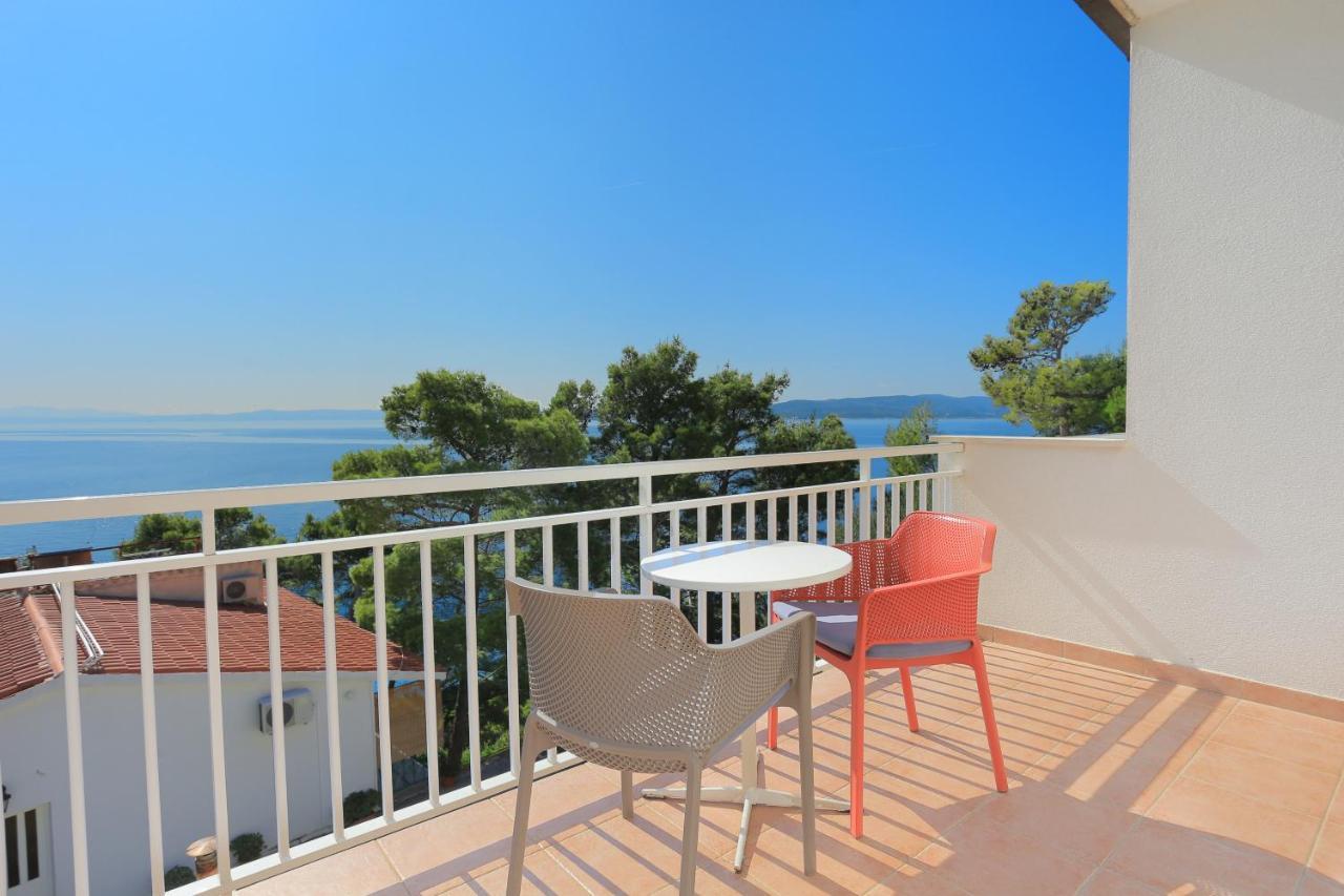 Apartments By The Sea Brela, Makarska - 6688 Exteriör bild