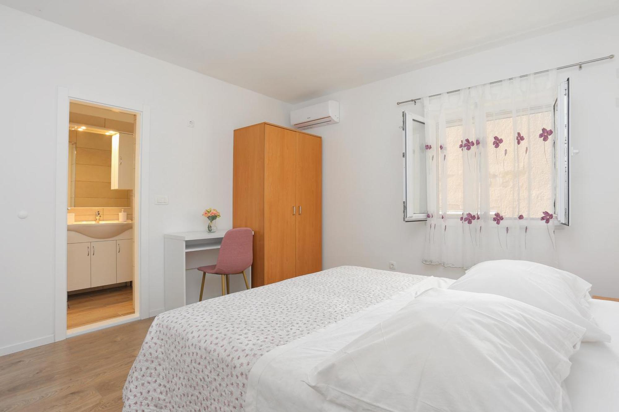 Apartments By The Sea Brela, Makarska - 6688 Rum bild